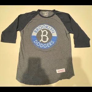 Mitchell & Ness Mens MLB BROOKLYN DODGERS T Shirt Size L Tailored Fit
